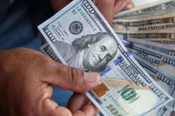 Dólar blue: fuerte expectativa ante la apertura de los mercados este miércoles 26 de abril