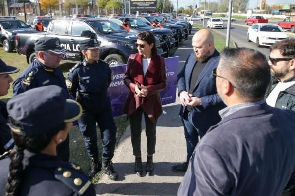 Mayra Mendoza presentó 20 nuevos patrulleros para Quilmes y ya suma 140 en su gestión