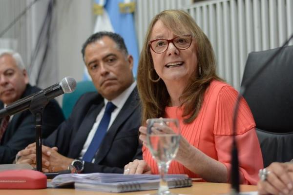 Santa Cruz anunció que desdoblará las elecciones locales y se suma a las 18 provincias que optaron por igual resolución