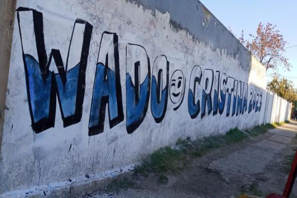 Conurbano: aparecieron pintadas bregando por la candidatura de Wado de Pedro