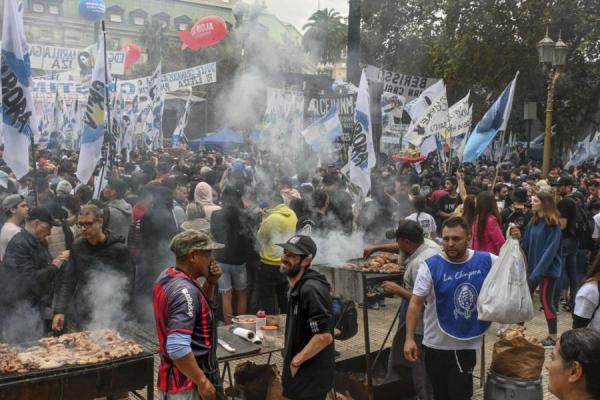 La reacción de la oposición a la multudinaria movilización convocada por el kirchnerismo en Plaza de Mayo