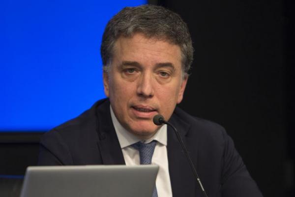Ola de críticas a Nicolás Dujovne por proponer invertir el swap de monedas con China en bonos