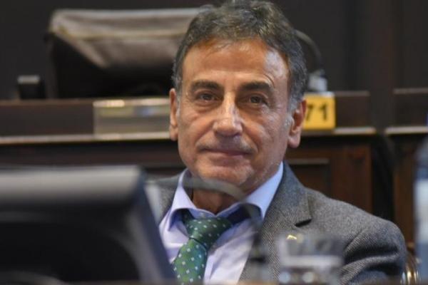 Fuerte cruce del massismo a Scioli por las candidaturas a dedo