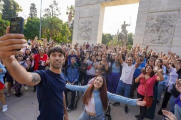 Bajo el slogan "Abran PASO", Pedro Rosemblat y Ofelia Fernández piden internas del FDT en CABA