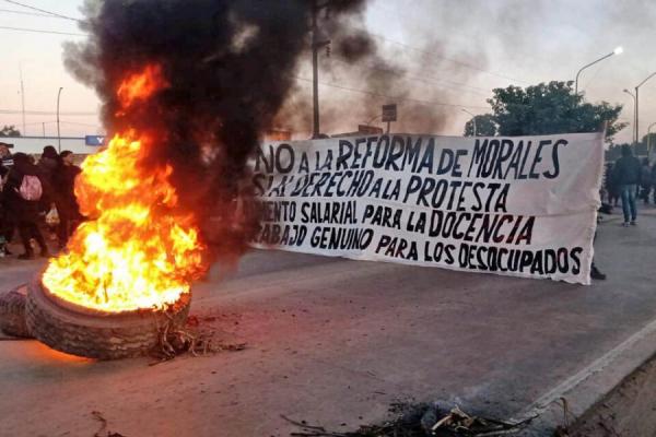 Tras la brutal represión de Morales, Jujuy continúa con cortes en diferentes puntos de la provincia