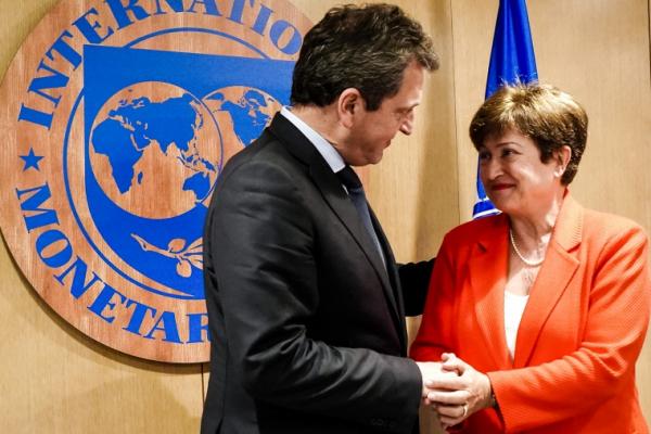 El FMI postergó vencimientos de Argentina hasta fin de mes y Massa gana tiempo para el nuevo acuerdo