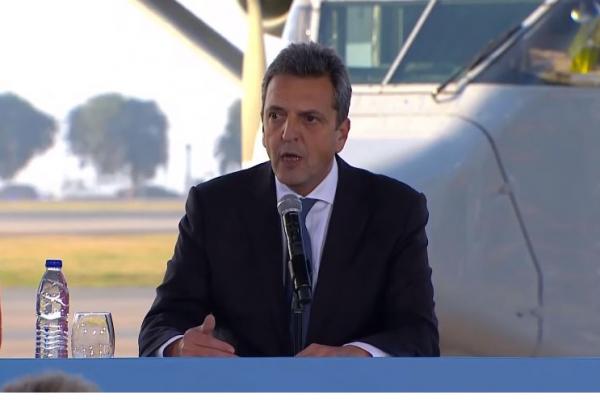 Massa apuntó contra los negacionistas y planteó la construcción de "un sistema democrático firme"