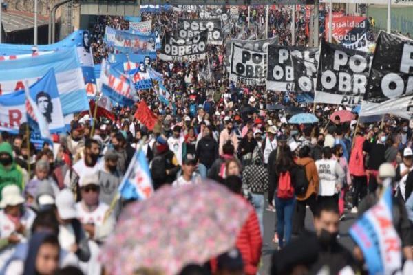 Unidad Piquetera realizará un acampe sobre la avenida 9 de julio tras una jornada de movilización a nivel nacional