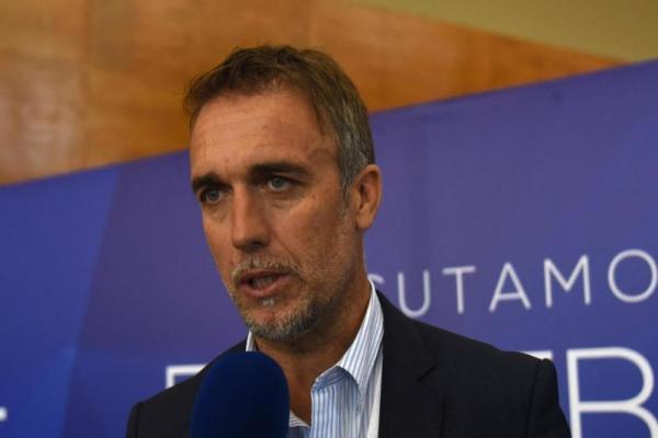Batistuta se defendió de las denuncias en su contra por explotación laboral