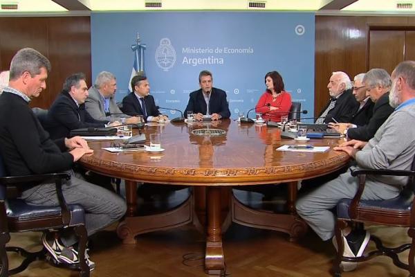 Paro de colectivos: se levanta la medida de fuerza tras una reunión que encabezó Massa