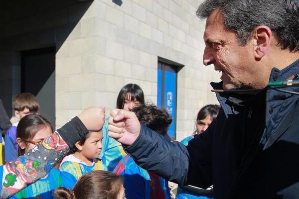 La patria eselamor por el club del barrio, destacó Sergio Massa.