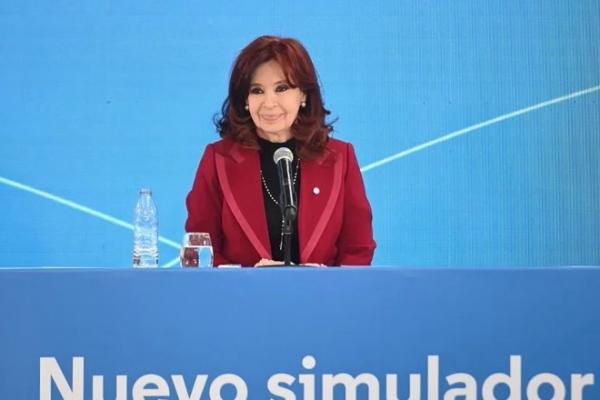 Cristina Kirchner apuntó contra la oposición: "Ya privatizaron, fue horrible y ruinoso para el país"