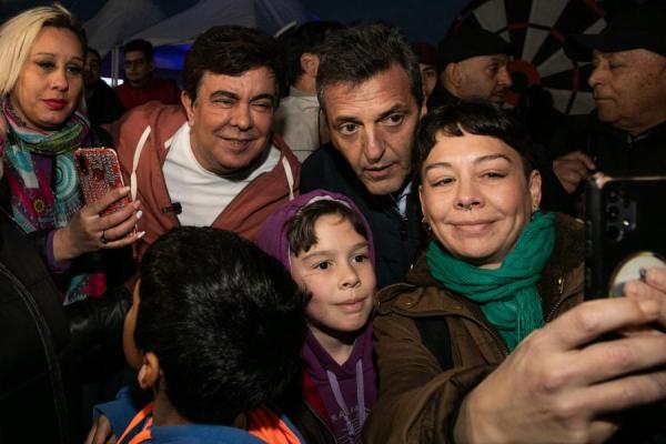 Espinoza y Massa visitaron Experiencia MTZ en la Universidad de La Matanza