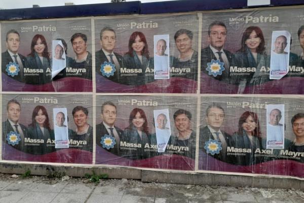 Llamativos afiches de Martiniano Molina en Quilmes: aparece con Cristina, Massa y Kicillof