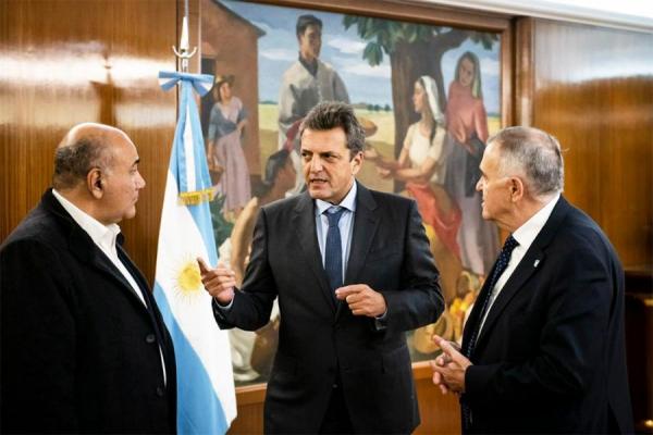 Massa recibió el apoyo de gobernadores del norte y prometió: "Llegó la hora de empezar a distribuir mejor"