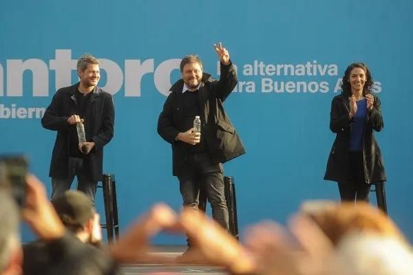 Leandro Santoro en Parque Centenario: "Vamos a dar la sorpresa electoral"