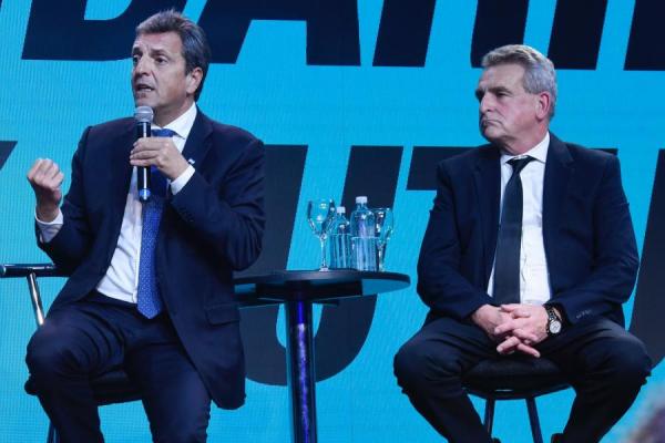 Massa cerró su gira por Córdoba con anuncios a empresarios pyme