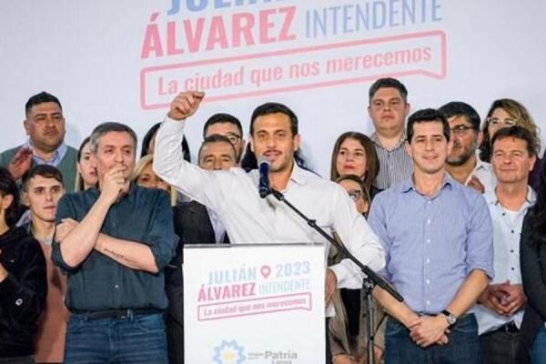 Julián Álvarez cruzó fuerte a Grindetti: "Que ponga la cara y se haga cargo del abandono de nuestros barrios"