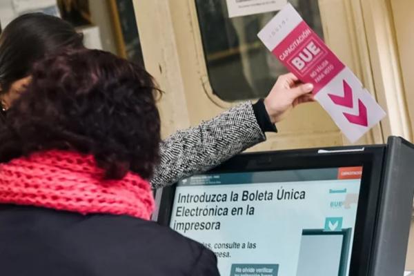 Grave y previsible: la Justicia denuncia que el 30% de las máquinas de voto electrónico no anda en CABA