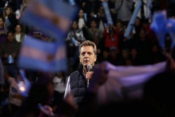 Massa: "Nos comprometernos a que el próximo gobierno sea de unidad nacional y no de una coalición"