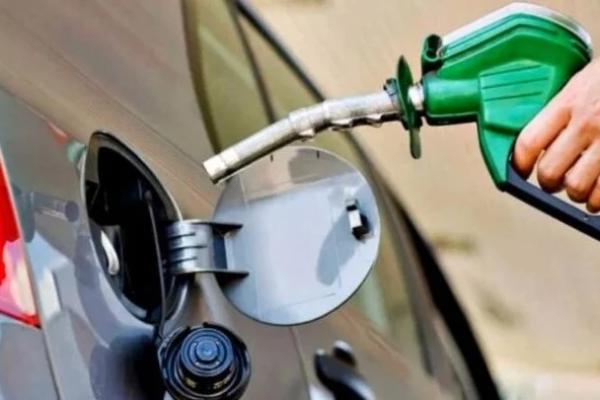 Combustibles: dos petroleras aplican aumentos de precios