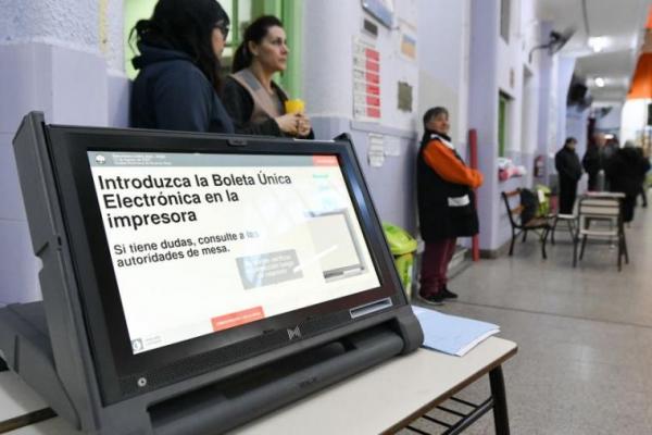 Comenzó el escrutinio definitivo de las PASO en la Ciudad