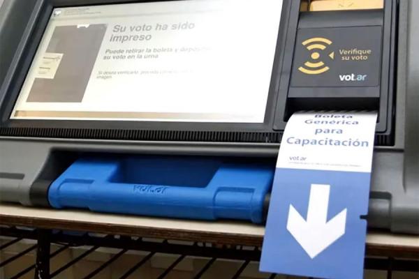 Servini pidió desdoblar la elección porteña de la nacional por el voto electrónico: "Se afectó el derecho a sufragar"