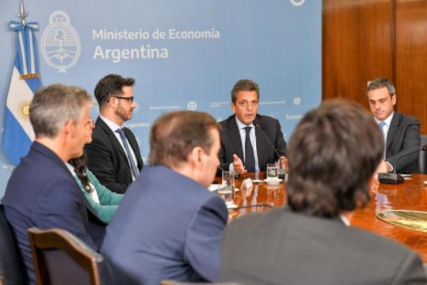 El Gobierno acordó con laboratorios el congelamiento de precios de los medicamentos hasta el 31 de octubre