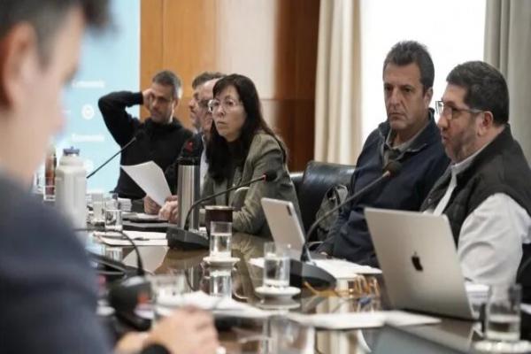 El Gobierno prepara medidas para las pymes, el campo y la industria