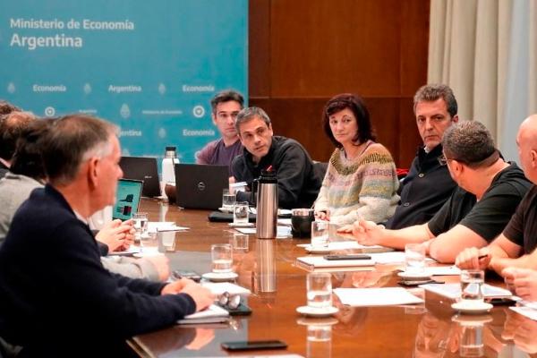 Gran expectativa por los anuncios de Sergio Massa