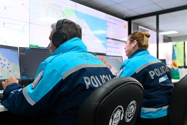 Kicillof inauguró moderna Central de Atención Telefónica de Emergencias