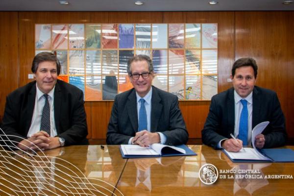 Argentina y Uruguay acordaron comerciar con moneda propia para impulsar un ahorro de divisas