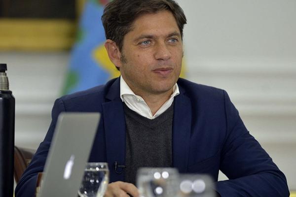 En línea con Sergio Massa, Kicillof creó fondo para que intendentes paguen bono de 60 mil pesos