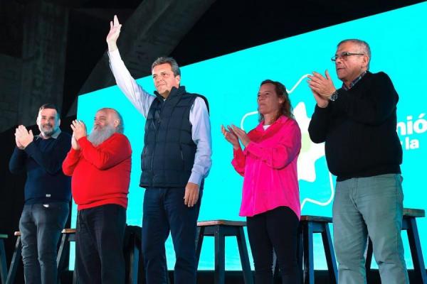 Intendentes y movimientos sociales impulsan la campaña de Massa con actos multitudinarios