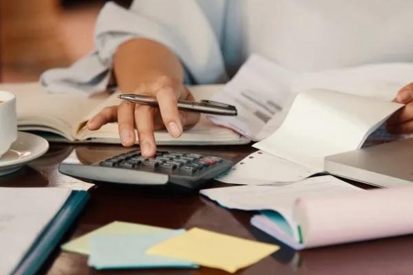 Medidas de Massa para autónomos: paquete de beneficios y un proyecto de ley de simplificación