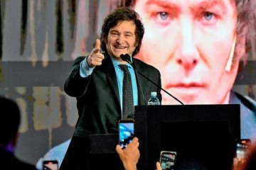 Foto de Javier Milei:"Queremos ajustar 15 puntos del PBI, al que venga a gastar le corto la mano"