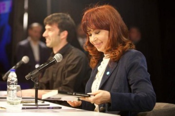 Foto de Cristina Kirchner resforzó su apoyo a Massa y apuntó contra "la casta de economistas"