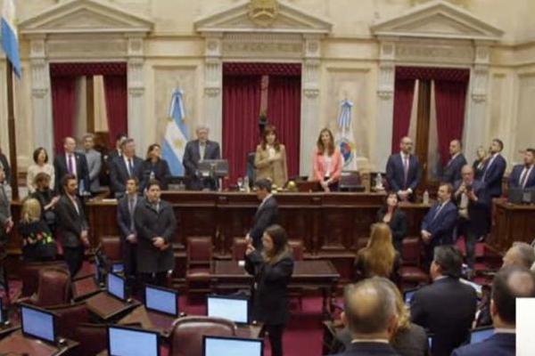 Cristina chicaneó a los senadores de Juntos por el Cambio tras haber obtenido quórum: "¿Qué tal? Tanto tiempo"