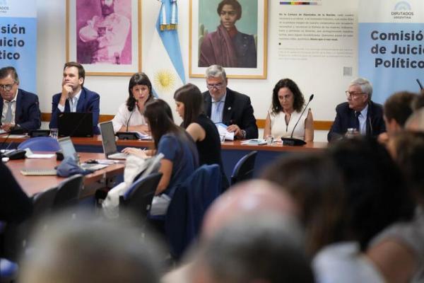 Diputados presentará cargos por mal desempeño contra los integrantes de la Corte