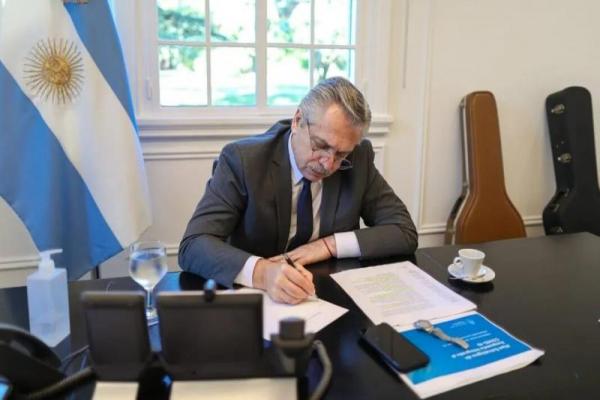 Alberto Fernández firmó el pliego de la jueza Figueroa tras su aprobación en el Senado