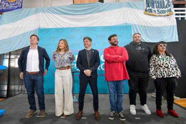Kicillof y Grabois compartieron un encuentro con murgas bonaerenses
