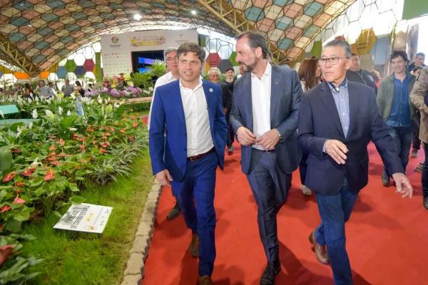 Kicillof y Sujarchuk recorrieron la Fiesta Nacional de la Flor en Escobar
