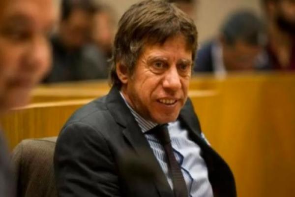 Bussi sobre los homosexuales: "Merecen respeto como los sordos, ciegos y rengos"