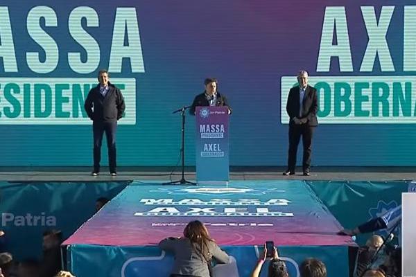 "Nada se resuelve con motosierras", enfatizó Kicillof para pedir "cargar pilas para que Massa sea presidente"