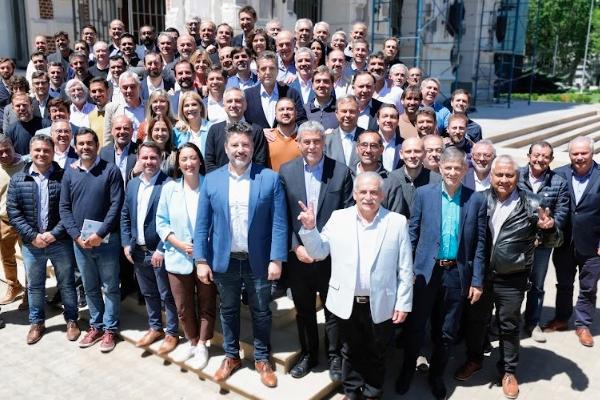 Massa y Kicillof se reunieron con los intendentes electos de Unión por la Patria