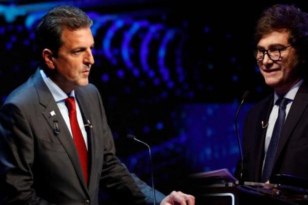 Massa aumenta la distancia sobre Milei, según una primera encuesta tras la elección