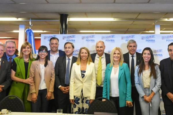 Vicegobernadores de 17 provincias expresaron su respaldo a la candidatura de Massa