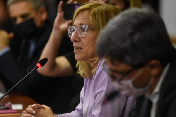 Martinez cuestionó el nivel de perversión de La Libertad Avanza y tildó de mafioso a Macri