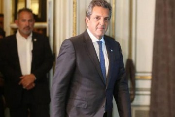 Massa analiza tomarse licencia del Ministerio de Economía para "facilitar la transición"