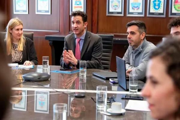 El Gobierno se reúne con empresas de consumo masivo para evitar abusos en precios y garantizar abastecimiento